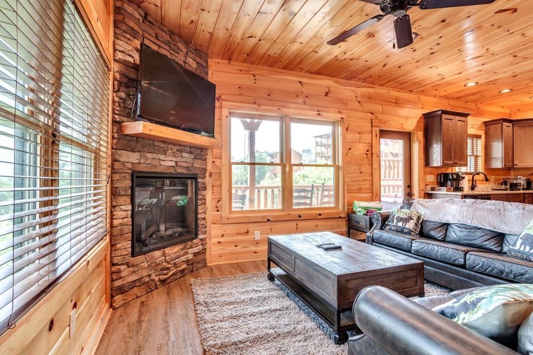Gatlinburg Cabin With Private Hot Tub By Staycating Dış mekan fotoğraf