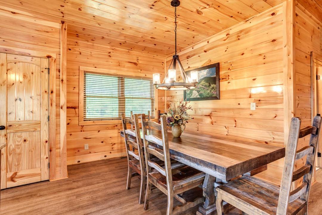 Gatlinburg Cabin With Private Hot Tub By Staycating Dış mekan fotoğraf