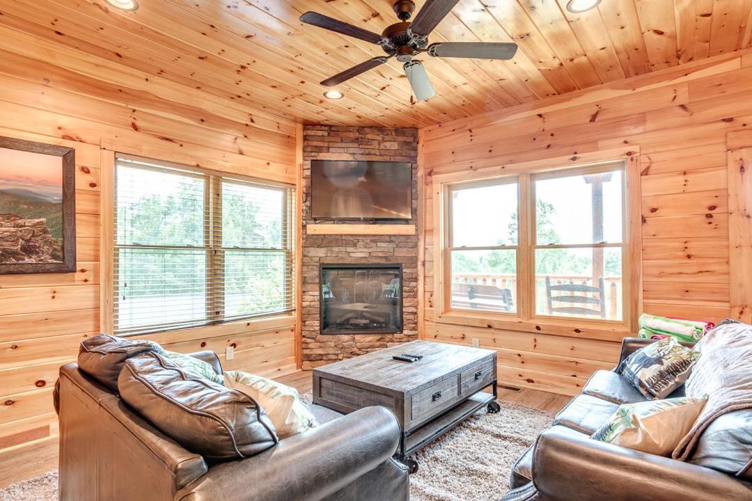Gatlinburg Cabin With Private Hot Tub By Staycating Dış mekan fotoğraf