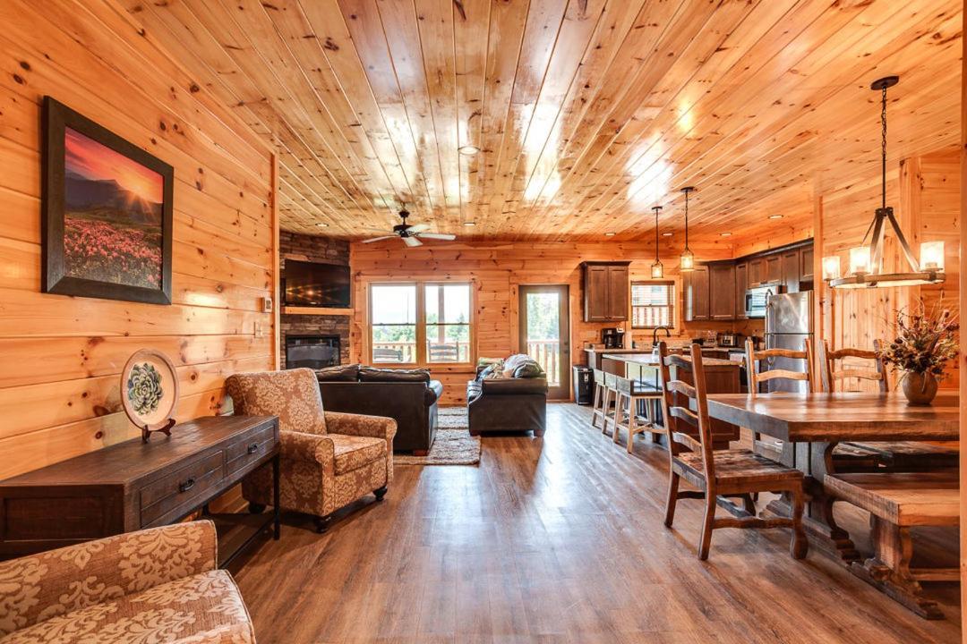 Gatlinburg Cabin With Private Hot Tub By Staycating Dış mekan fotoğraf