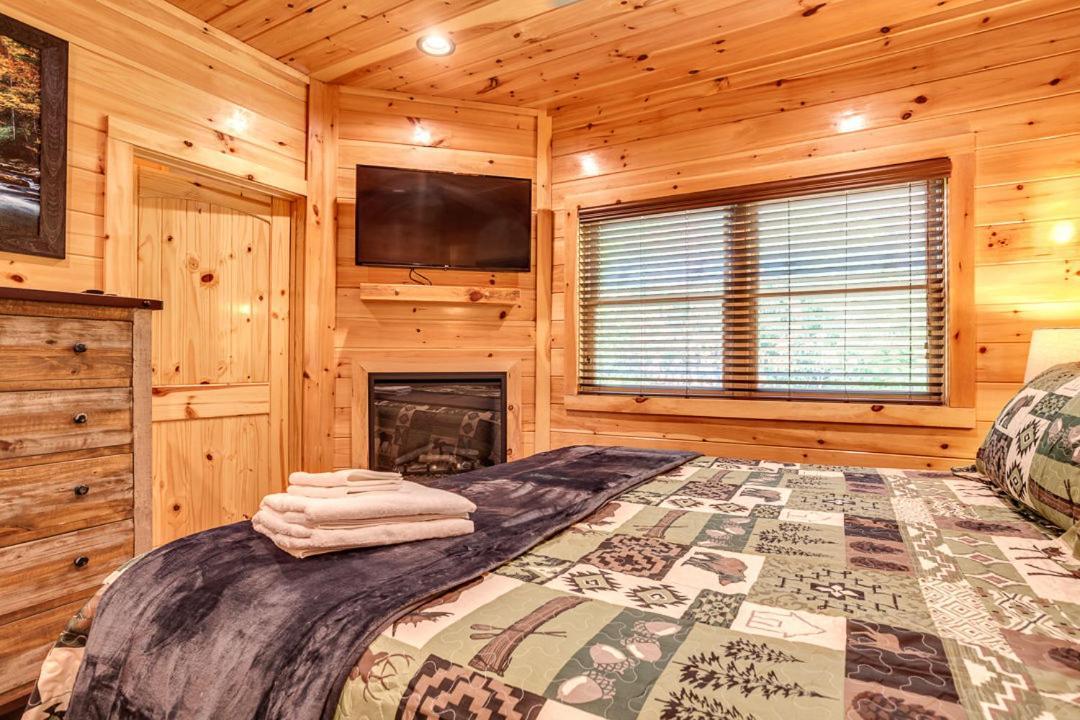 Gatlinburg Cabin With Private Hot Tub By Staycating Dış mekan fotoğraf