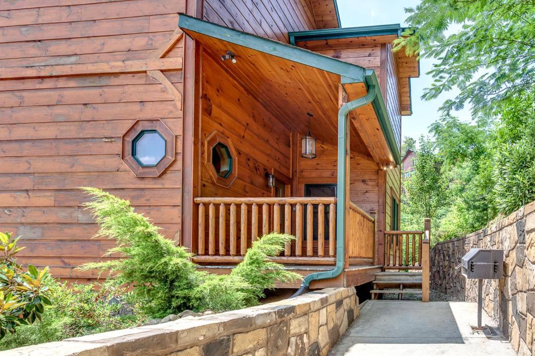 Gatlinburg Cabin With Private Hot Tub By Staycating Dış mekan fotoğraf