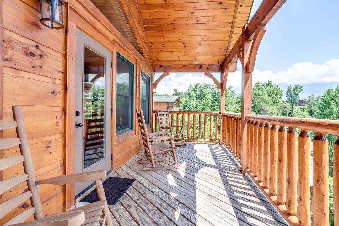 Gatlinburg Cabin With Private Hot Tub By Staycating Dış mekan fotoğraf