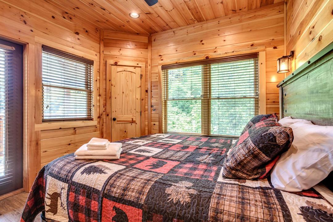 Gatlinburg Cabin With Private Hot Tub By Staycating Dış mekan fotoğraf