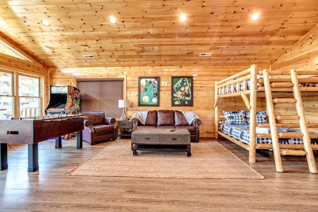 Gatlinburg Cabin With Private Hot Tub By Staycating Dış mekan fotoğraf