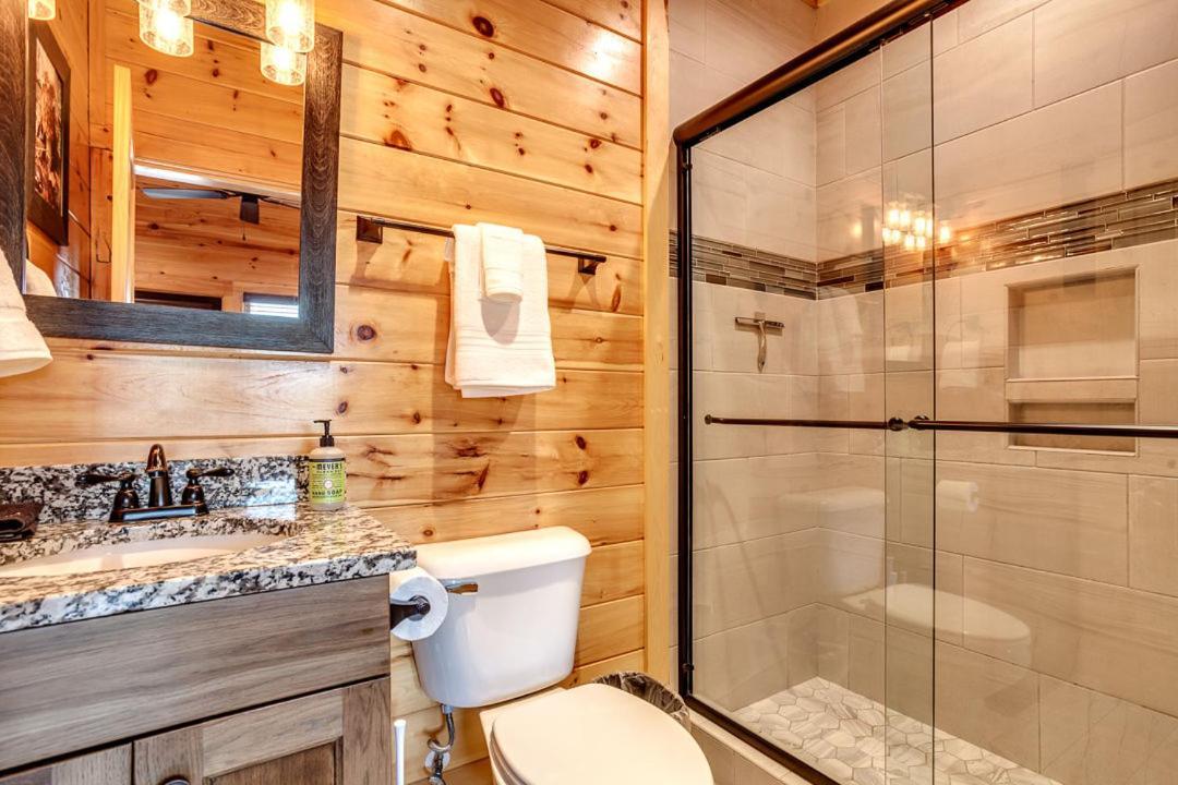 Gatlinburg Cabin With Private Hot Tub By Staycating Dış mekan fotoğraf