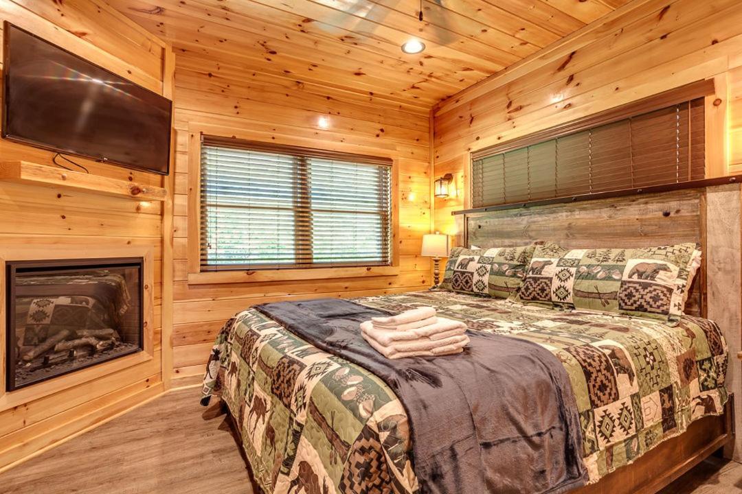 Gatlinburg Cabin With Private Hot Tub By Staycating Dış mekan fotoğraf