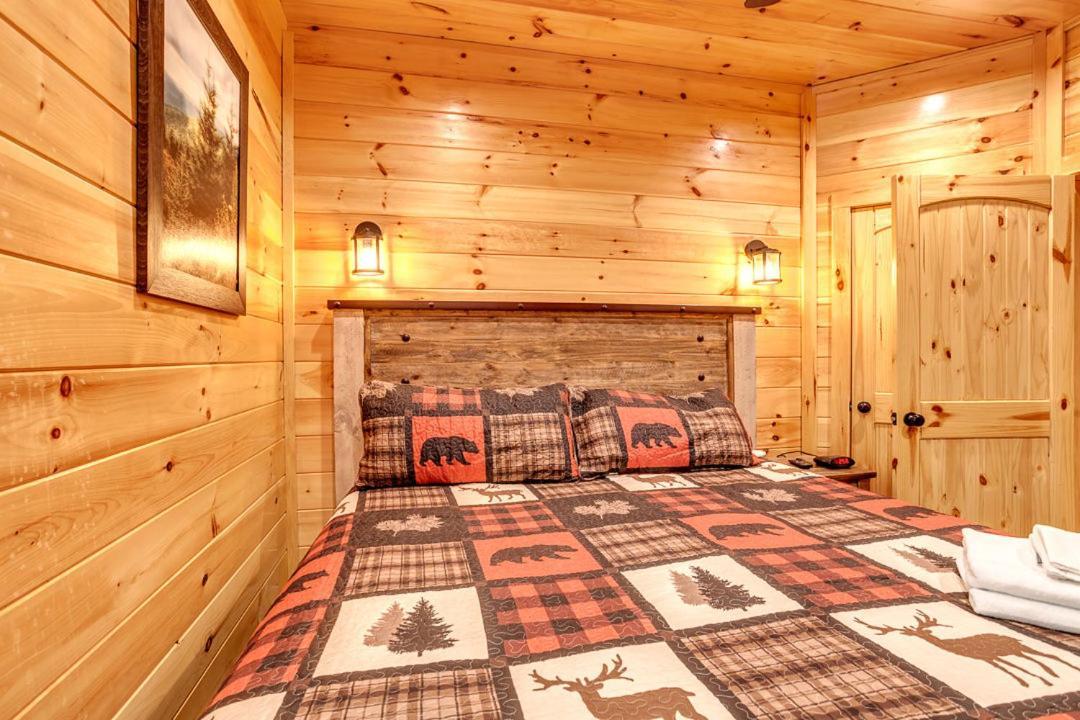 Gatlinburg Cabin With Private Hot Tub By Staycating Dış mekan fotoğraf