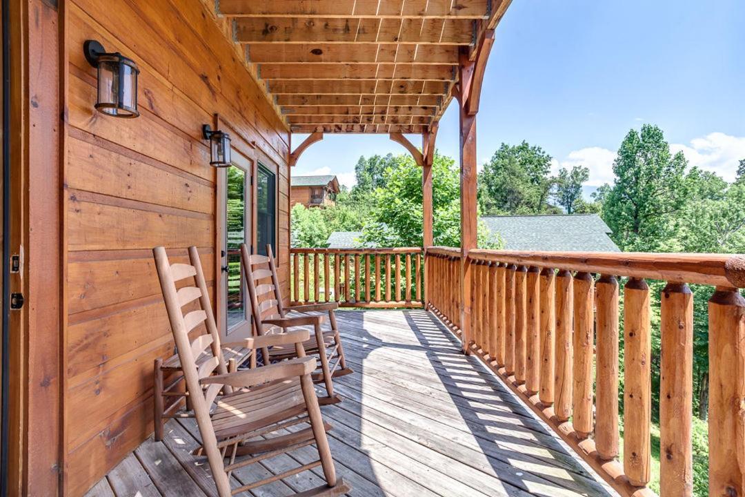 Gatlinburg Cabin With Private Hot Tub By Staycating Dış mekan fotoğraf
