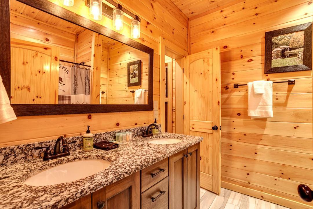 Gatlinburg Cabin With Private Hot Tub By Staycating Dış mekan fotoğraf