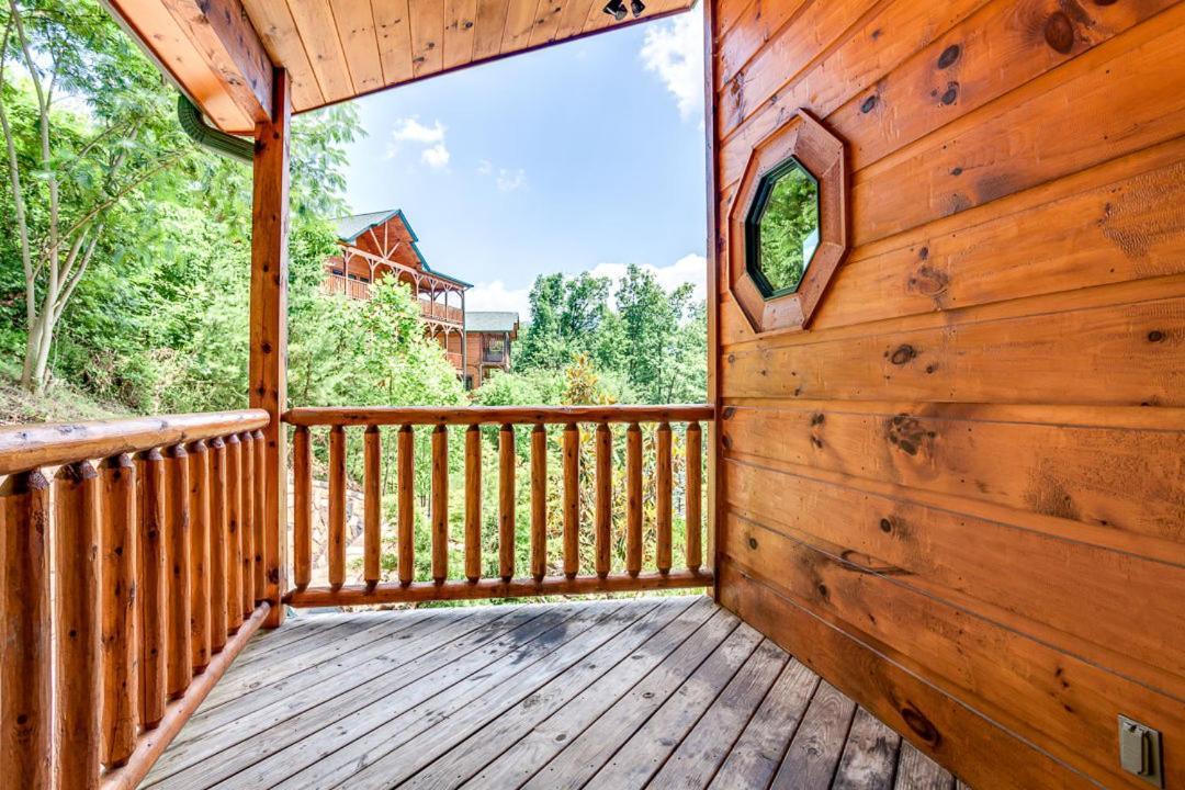 Gatlinburg Cabin With Private Hot Tub By Staycating Dış mekan fotoğraf